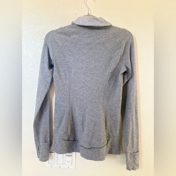 Lululemon Think Fast Pullover Heathered  Grey size 6 - Picture 3 of 4